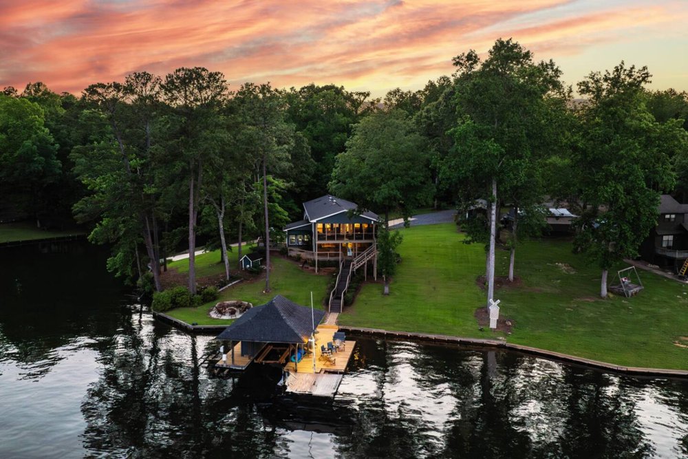 Game Room-Pool Table-Firepit-Kayak-Paddleboat-Dock