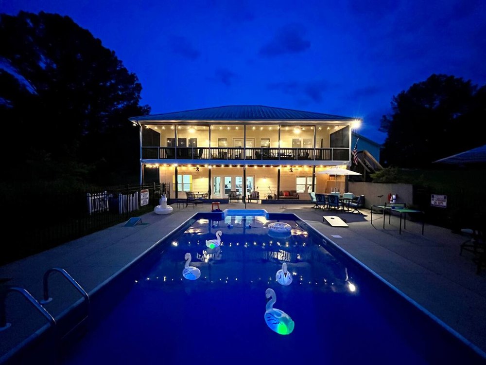 Private Salt Water Pool, Diving Board, Dock, Kayaks. Game Room.